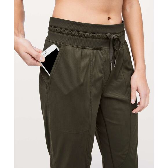 Lululemon Dance Studio Crop 4 - Picture 8 of 9